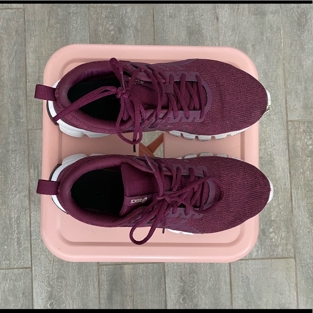 Ascis Running Shoes
